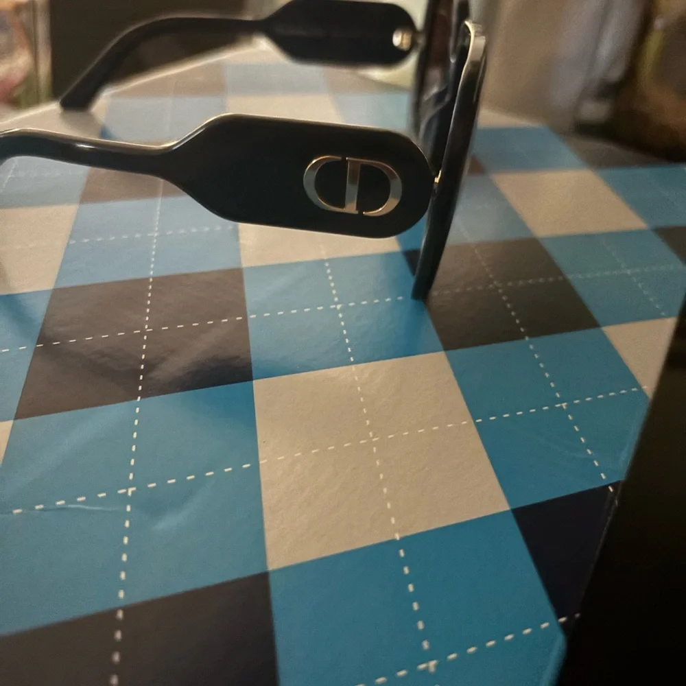 Dior Black Oversized Sunglasses with Glossy Finish GORGEOUS BLUE